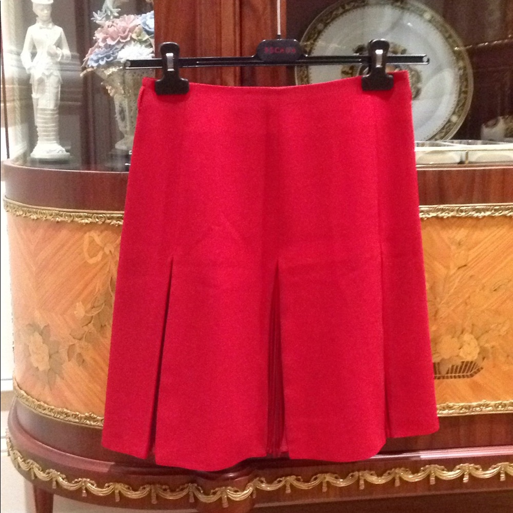 Red Mini Skirt with Pleat Details Sz.S-M